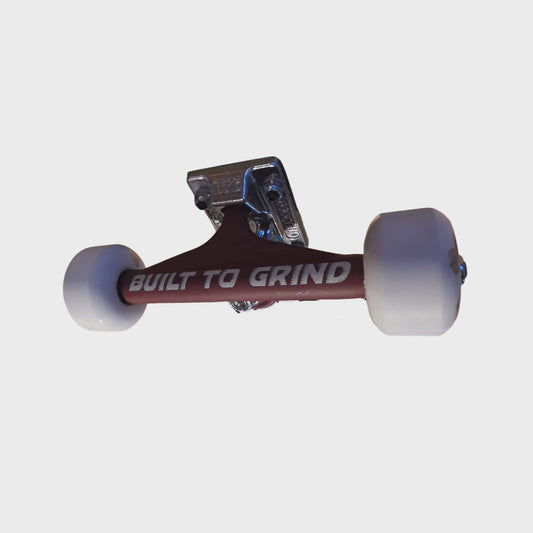 Santa Cruz Gold Screaming Hand Complete Skateboard 54mm 99a - 8"